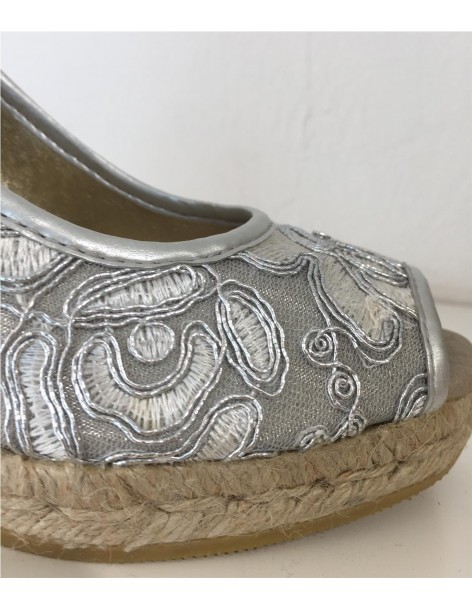 SALON BORDADO PLATA 2